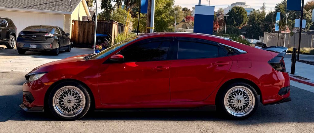 Honda Civic Sedan Vehicle Full-screen Gallery Image 04