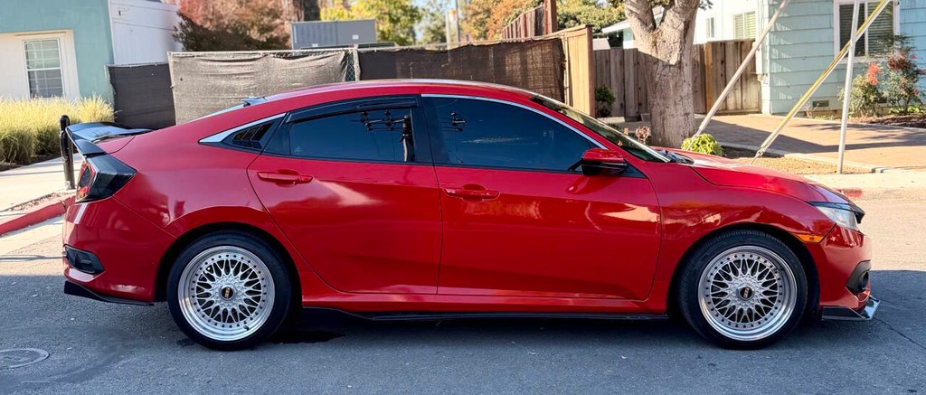 Honda Civic Sedan Vehicle Full-screen Gallery Image 05