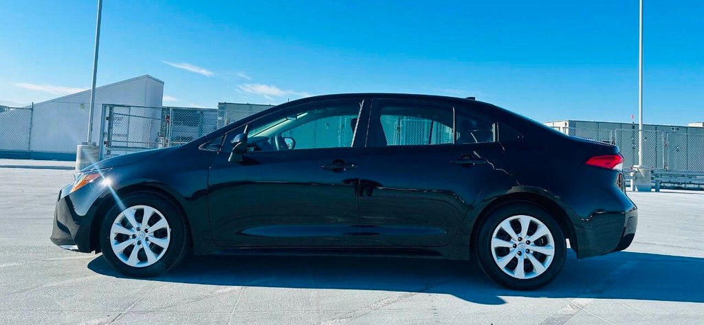 Toyota Corolla Vehicle Full-screen Gallery Image 04