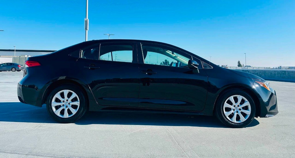 Toyota Corolla Vehicle Full-screen Gallery Image 08