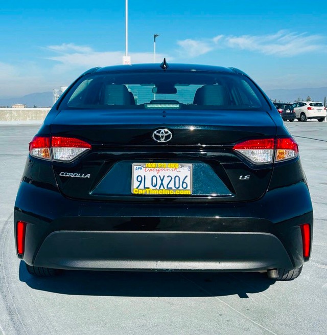 Toyota Corolla Vehicle Full-screen Gallery Image 06