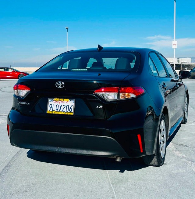 Toyota Corolla Vehicle Full-screen Gallery Image 07