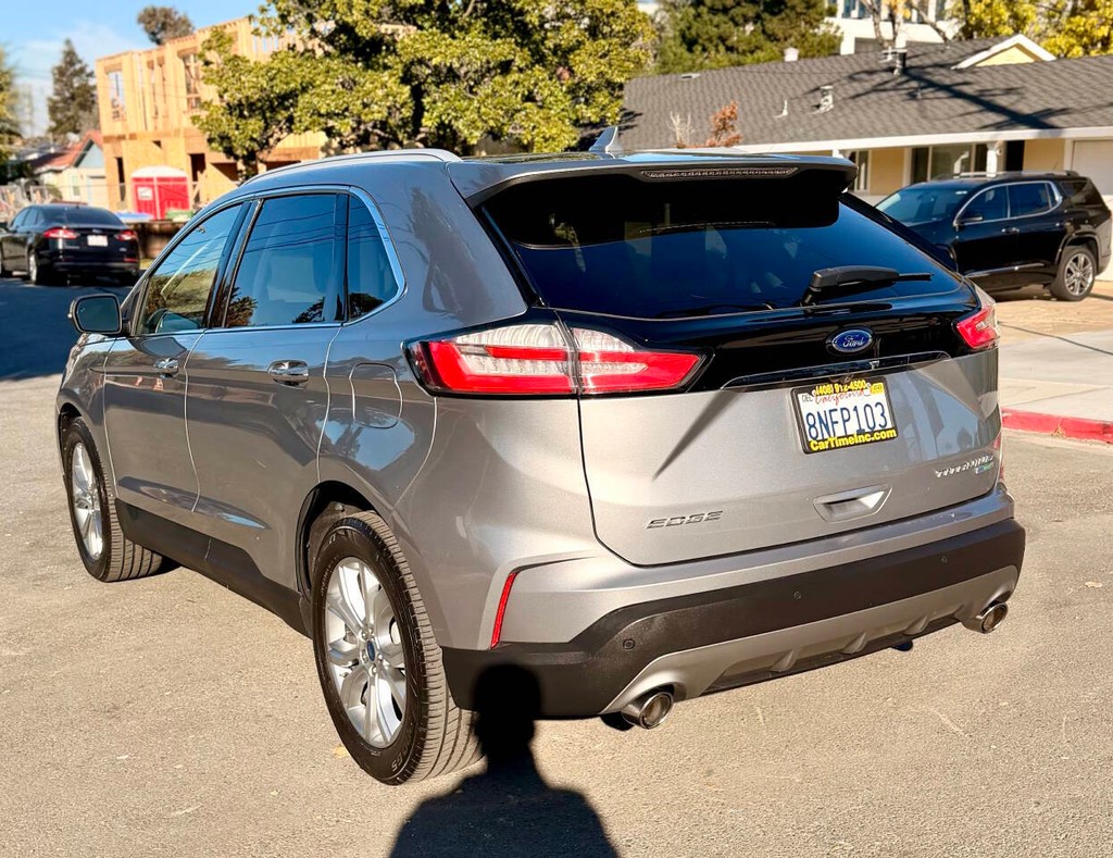 Ford Edge Vehicle Full-screen Gallery Image 06