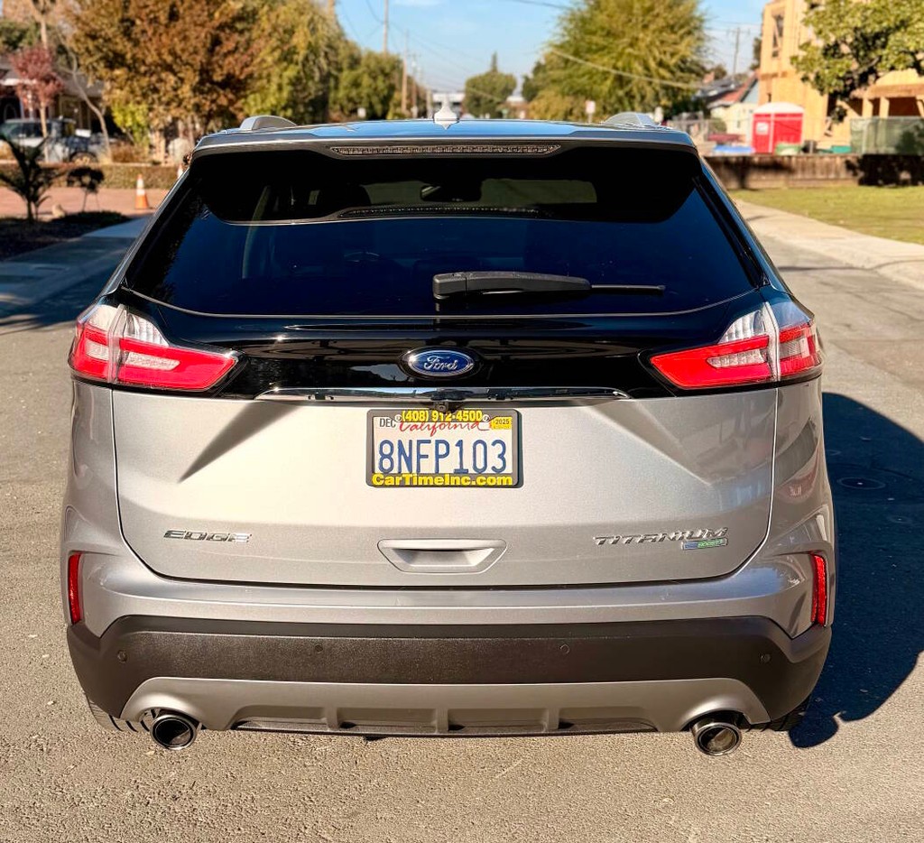 Ford Edge Vehicle Full-screen Gallery Image 07