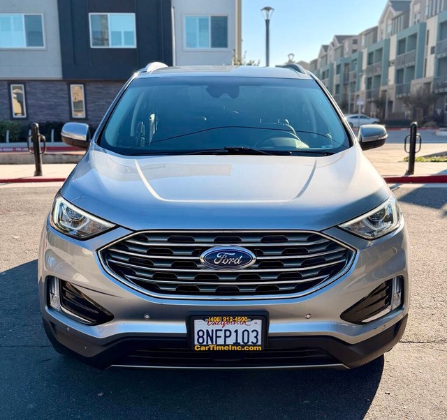 Ford Edge Vehicle Full-screen Gallery Image 03