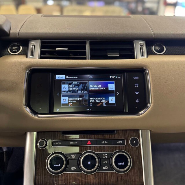 Land Rover Range Rover Sport Vehicle Full-screen Gallery Image 14