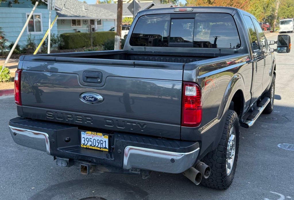 Ford Super Duty F-250 SRW Vehicle Full-screen Gallery Image 07