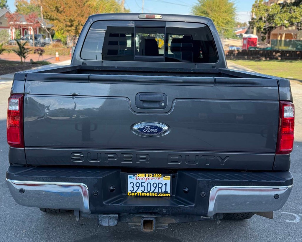 Ford Super Duty F-250 SRW Vehicle Full-screen Gallery Image 08