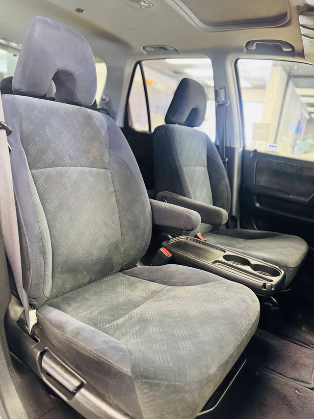 Honda CR-V Vehicle Full-screen Gallery Image 13