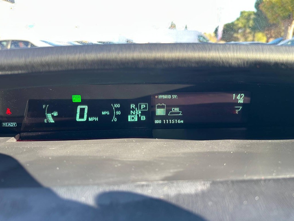 Toyota Prius Vehicle Full-screen Gallery Image 12