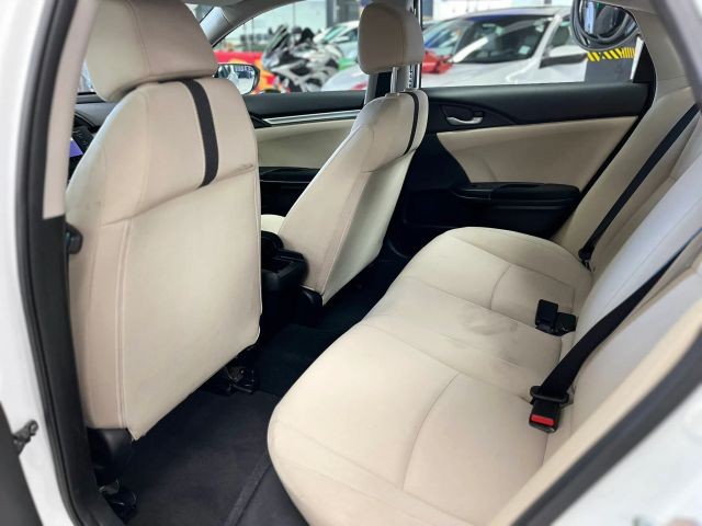 Honda Civic Sedan Vehicle Full-screen Gallery Image 11
