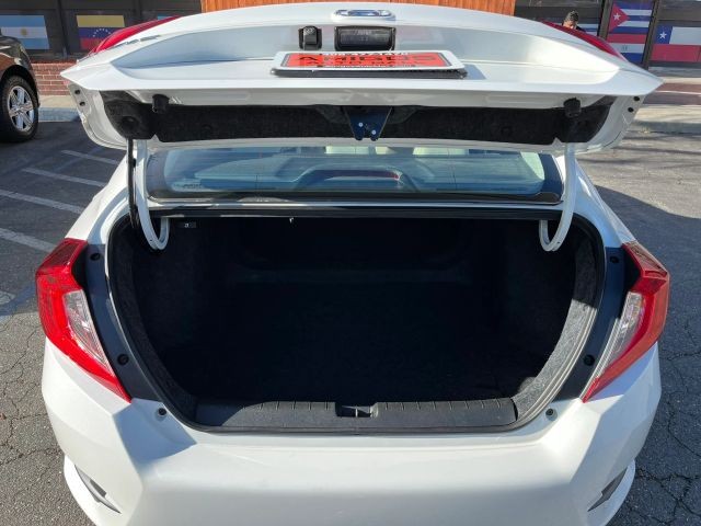 Honda Civic Sedan Vehicle Full-screen Gallery Image 20