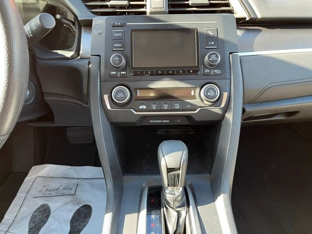 Honda Civic Sedan Vehicle Full-screen Gallery Image 26