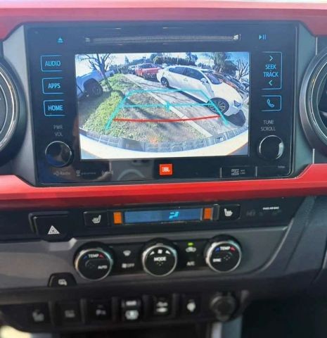 Toyota Tacoma 2WD Vehicle Full-screen Gallery Image 09