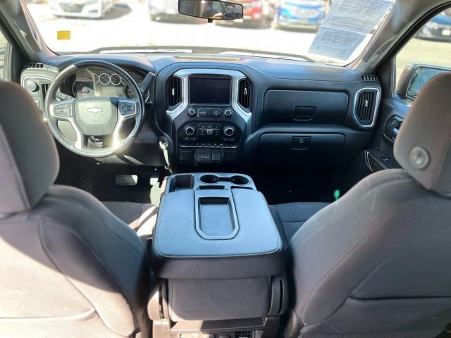 Chevrolet Silverado Vehicle Full-screen Gallery Image 09