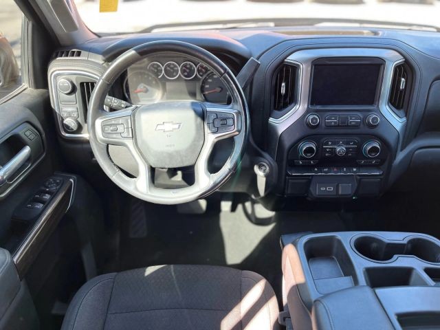 Chevrolet Silverado Vehicle Full-screen Gallery Image 10