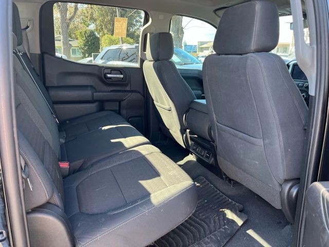 Chevrolet Silverado Vehicle Full-screen Gallery Image 12