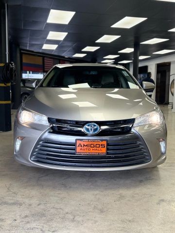 Toyota Camry Hybr Vehicle Full-screen Gallery Image 02