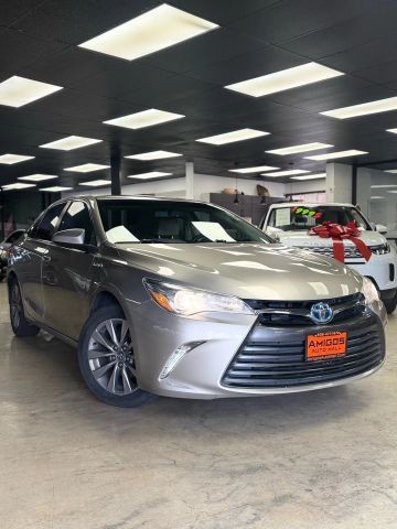 Toyota Camry Hybr Vehicle Full-screen Gallery Image 03