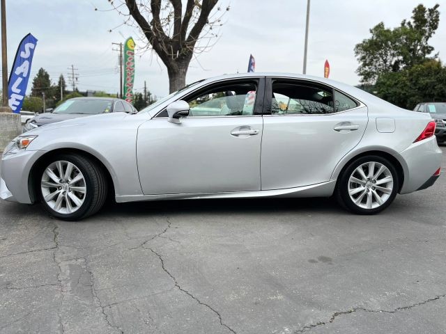 Lexus IS Vehicle Full-screen Gallery Image 02