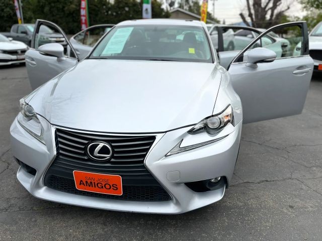 Lexus IS Vehicle Full-screen Gallery Image 13