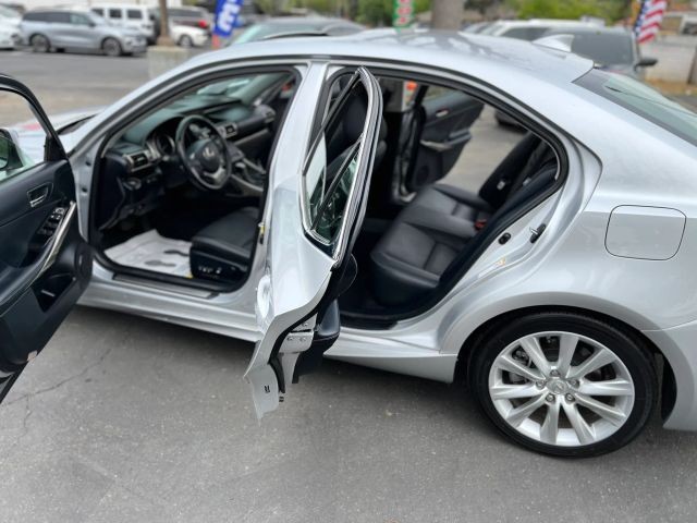 Lexus IS Vehicle Full-screen Gallery Image 14