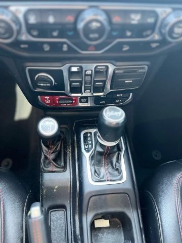 Jeep Wrangler U Vehicle Full-screen Gallery Image 11