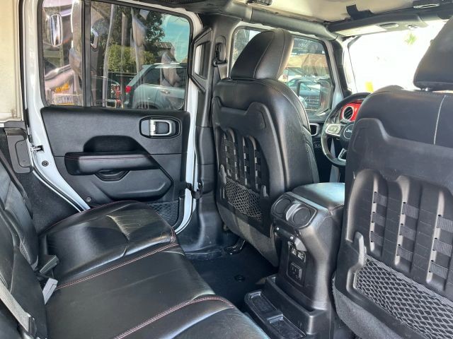 Jeep Wrangler U Vehicle Full-screen Gallery Image 12