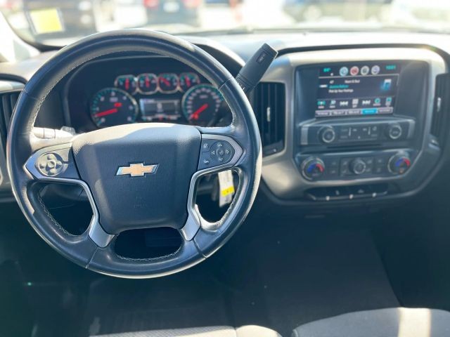 Chevrolet Silverado Vehicle Full-screen Gallery Image 10