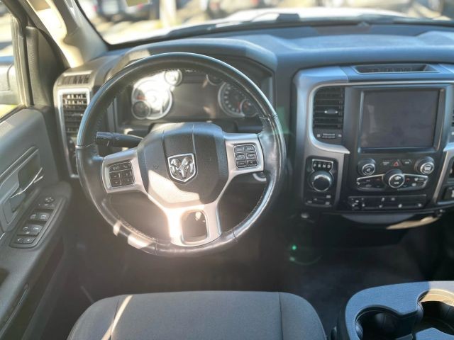 Ram 1500 Class Vehicle Full-screen Gallery Image 09