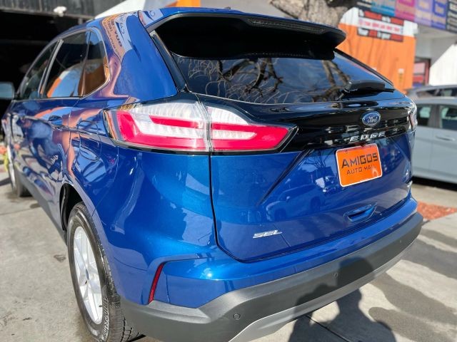 Ford Edge Vehicle Full-screen Gallery Image 03