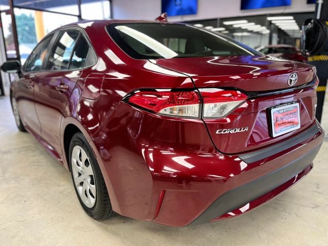 Toyota Corolla Vehicle Full-screen Gallery Image 03