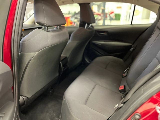 Toyota Corolla Vehicle Full-screen Gallery Image 09