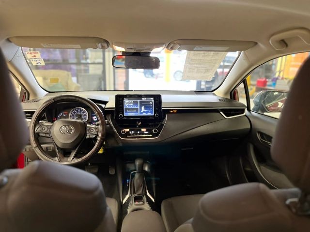 Toyota Corolla Vehicle Full-screen Gallery Image 11