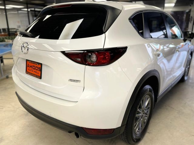 Mazda CX-5 Vehicle Full-screen Gallery Image 05