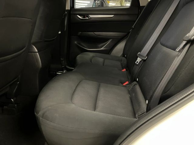 Mazda CX-5 Vehicle Full-screen Gallery Image 09