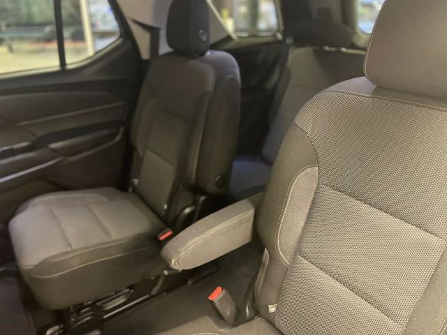 Chevrolet Traverse Vehicle Full-screen Gallery Image 09