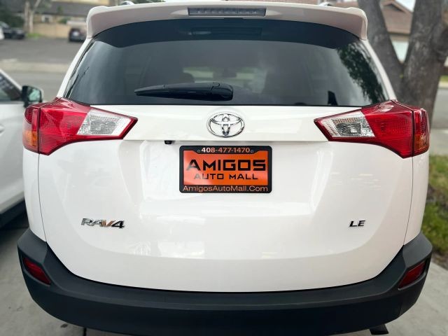 Toyota RAV4 Vehicle Full-screen Gallery Image 03