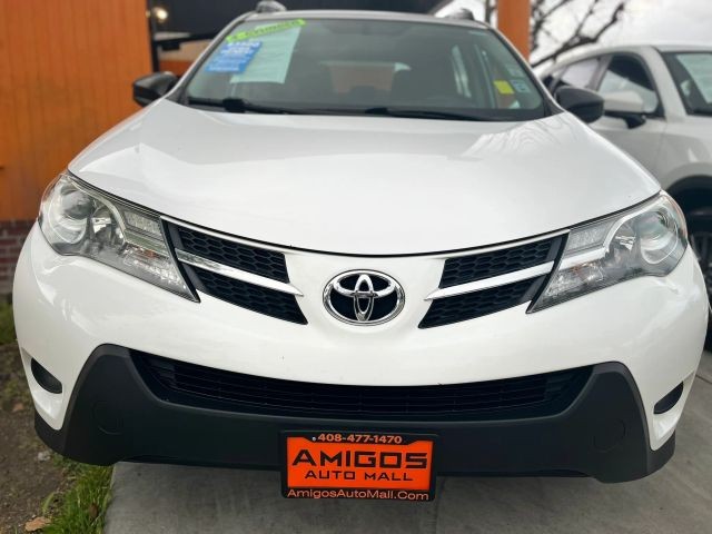 Toyota RAV4 Vehicle Full-screen Gallery Image 06