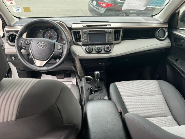 Toyota RAV4 Vehicle Full-screen Gallery Image 08