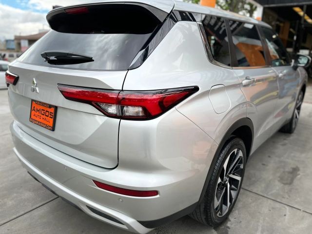 Mitsubishi Outlander Vehicle Full-screen Gallery Image 05