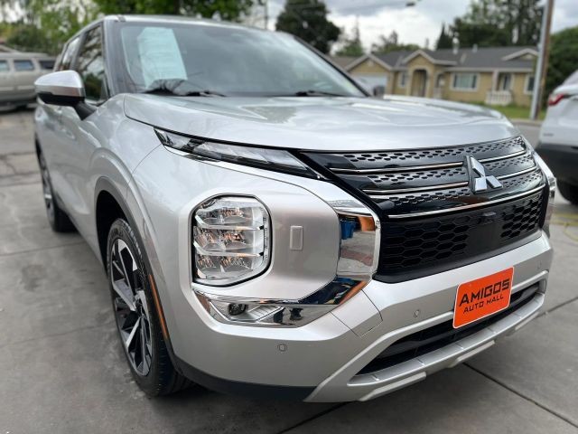 Mitsubishi Outlander Vehicle Full-screen Gallery Image 06