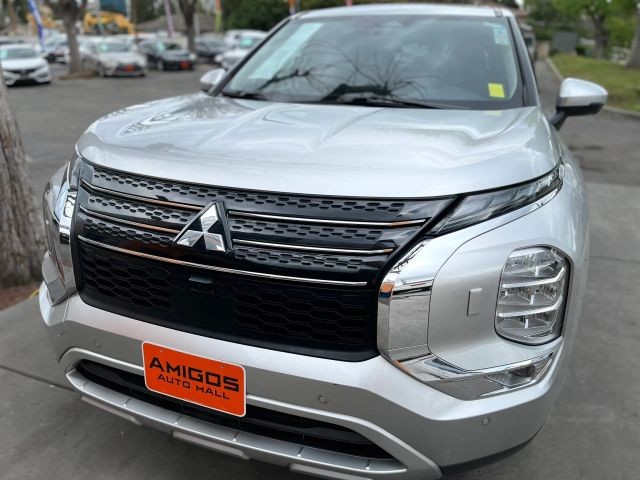 Mitsubishi Outlander Vehicle Full-screen Gallery Image 07