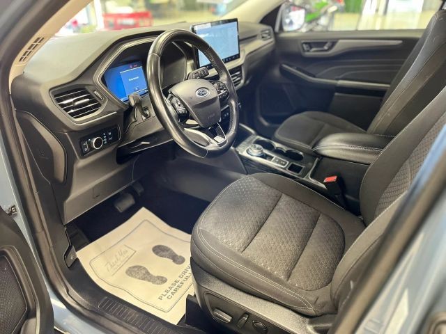 Ford Escape Vehicle Full-screen Gallery Image 14