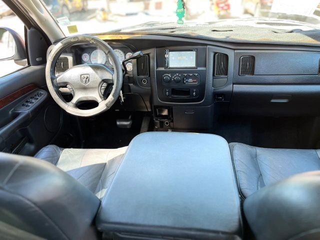 Dodge Ram 1500 Vehicle Full-screen Gallery Image 11