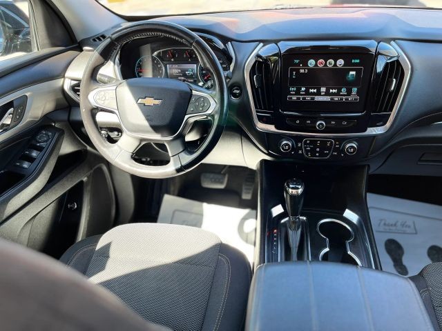 Chevrolet Traverse Vehicle Full-screen Gallery Image 12