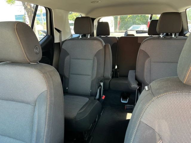 Chevrolet Traverse Vehicle Full-screen Gallery Image 15