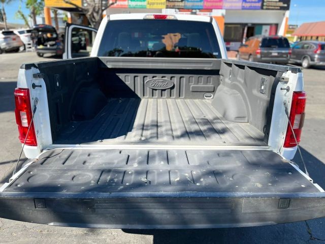 Ford F-150 Vehicle Full-screen Gallery Image 09