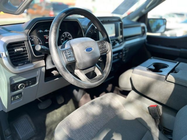 Ford F-150 Vehicle Full-screen Gallery Image 14