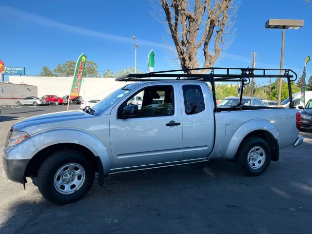 Nissan Frontier Vehicle Full-screen Gallery Image 02